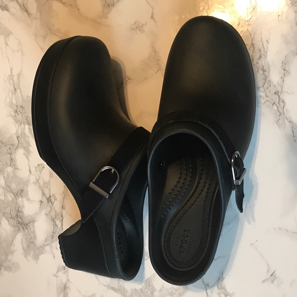 Crocs Sarah Clogs Black Buckle Size 8